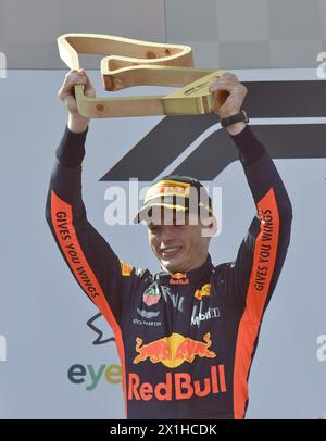 Der niederländische Red Bull-Pilot Max Verstappen feiert am 1. Juli 2018 den Sieg des Formel-1-Grand-Prix in Spielberg. - 20180701 PD3902 - Rechteinfo: Rechte verwaltet (RM) Stockfoto