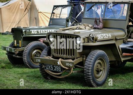 Renovierter Transport im 2. Weltkrieg im amerikanischen Geländewagen. Stockfoto