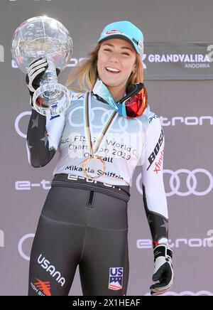 DIE US Mikaela Shiffrin feiert mit ihren Kristallkugel-Trophäen während der Podiumszeremonie nach der Teilnahme an der FIS Alpinweltmeisterschaft der Herren und der FIS Alpinweltmeisterschaft der Frauen am 17. März 2019 in Grandvalira Soldeu - El Tarter in Andorra. - 20190317 PD3621 - Rechteinfo: Rechte verwaltet (RM) Stockfoto