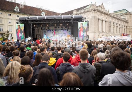 R20 World Summit - Climate Kirtag am Heldenplatz in Wien, Österreich, während R20 Regions of Climate Action Austrian World Summit am 28. Mai 2019. ABBILDUNG: Stage - 20190528 PD5726 - Rechteinfo: Rights Managed (RM) Stockfoto