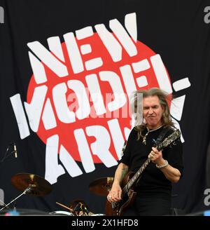 Nova Rock 2019 Festival in Nickelsdorf, Österreich, 14. Juni 2019. Die Veranstaltung findet vom 13. Bis 16. Juni 2019 statt. BILD: Justin Sullivan vof der Band „New Model Army“ während des Konzerts auf „Blue Stage“ – 20190614 PD6713 – Rechteinfo: Rights Managed (RM) Stockfoto