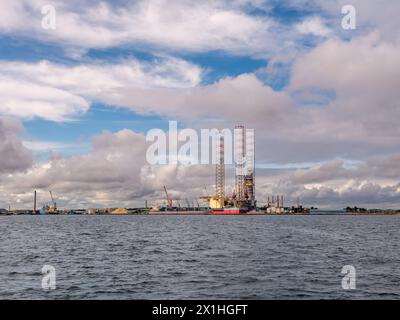 Bohrgerät im Hafen von Grenaa, Djursland, Midtjylland, Dänemark Stockfoto