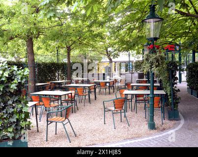 Das Schweizerhaus der Familie Kolarik im Wiener Prater mit Bierkrügen, die am 14. Mai 2020 in Wien fotografiert wurden. Nach der Sperrung nach Ausbruch des neuartigen Coronavirus (COVID-19) und dem Gastronomieverbot werden die Restaurants in Österreich morgen wieder unter Bedingungen geöffnet. - 20200514 PD2149 - Rechteinfo: Rechte verwaltet (RM) Stockfoto