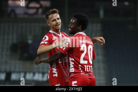 Rene Renner (LASK/l) und Samuel Tetteh (LASK) während des tipico Bundesliga-Spiels zwischen SK Puntigamer Sturm Graz und LASK Linz am 21. Juni 2020 in Graz. - 20200621 PD6423 - Rechteinfo: Rights Managed (RM) Stockfoto