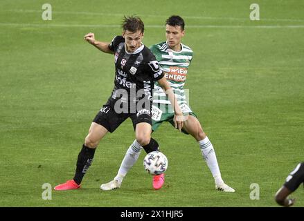 (L-R) , Marko Raguz (LASK), Dejan Ljubicic (Rapid) während des tipico Bundesliga-Spiels zwischen SK Rapid Wien und LASK Linz am 1. Juli 2020 in Wien. - 20200701 PD8548 - Rechteinfo: Rights Managed (RM) Stockfoto