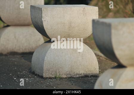 Der Tisch der Stille, Skulpturensemble von Constantin Brancusi in Targu Jiu Stockfoto