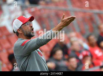 ABD0082 20200825 - Trainer Jürgen Klopp beim Spiel zwischen dem FC Red Bull Salzburg und dem FC Liverpool am 24. August 2020 in Salzburg. - 20200825 PD4077 - Rechteinfo: Rechte verwaltet (RM) Stockfoto