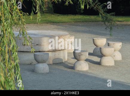 Der Tisch der Stille, Skulpturensemble von Constantin Brancusi in Targu Jiu Stockfoto