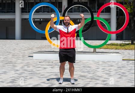 Lukas Weißhaidinger (AUT) am Sonntag, den 1. August 2021, mit der Bronzemedaille nach der offiziellen Preisverleihung für den Diskuswettbewerb der Olympischen Spiele in Tokio, Japan. - 20210801 PD6313 - Rechteinfo: Rights Managed (RM) Stockfoto