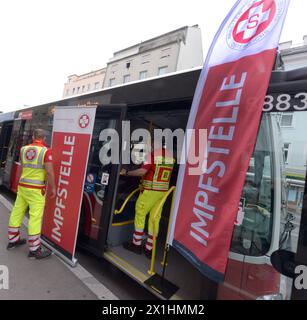 Pressekonferenz des Samariterbunds Wien anlässlich des Starts der Impfbusfahrt durch Wien am 4. August 2021 in Wien. - 20210804 PD12574 - Rechteinfo: Rights Managed (RM) Stockfoto