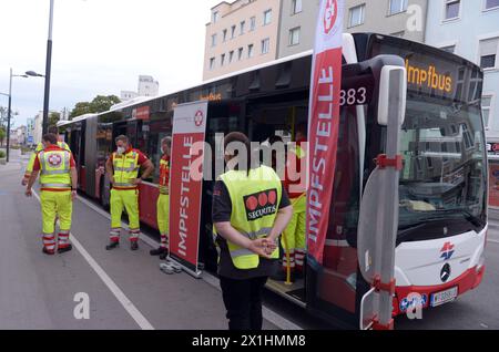 Pressekonferenz des Samariterbunds Wien anlässlich des Starts der Impfbusfahrt durch Wien am 4. August 2021 in Wien. - 20210804 PD12572 - Rechteinfo: Rights Managed (RM) Stockfoto