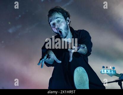 Sänger Tom Smith beim Konzert der Band The Editors in Wien am 17. Oktober 2022. - 20221017 PD7659 - Rechteinfo: Rechte verwaltet (RM) Stockfoto