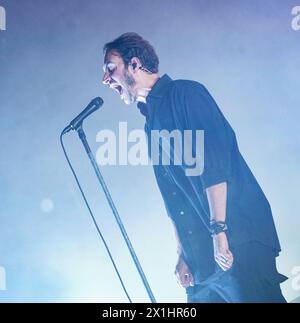 Sänger Tom Smith beim Konzert der Band The Editors in Wien am 17. Oktober 2022. - 20221017 PD7661 - Rechteinfo: Rights Managed (RM) Stockfoto