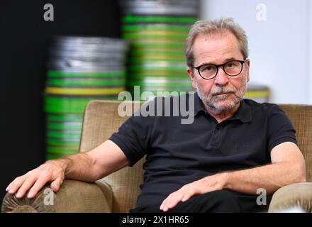 Österreichischer Filmregisseur Ulrich Seidl im Interview mit der Austria Presse Agentur in Wien am 18. Oktober 2022. - 20221018 PD21774 - Rechteinfo: Rights Managed (RM) Stockfoto