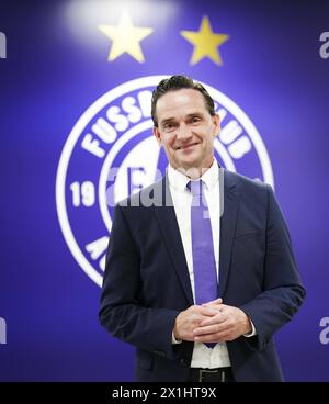 Der neue FAK Austria Wien-Präsident Kurt Gollowitzer nach der außerordentlichen Generalversammlung der FK Austria Wien mit der Präsidentschaftswahl in Wien am 22. Mai 2023. - 20230522 PD9042 - Rechteinfo: Rechte verwaltet (RM) Stockfoto