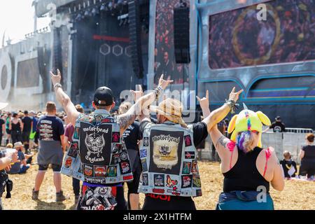 Nova Rock 2023 - das Festival findet vom 7. Bis 10. Juni 2023 statt. BILD: Am 10. Juni 2023. festivalbesucher, - 20230610 PD3882 - Rechteinfo: Rights Managed (RM) Stockfoto