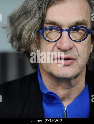 Österreich - deutscher Regisseur Wim Wenders im Interview mit der österreichischen Presseagentur APA in Wien am 29. März 2011. Er ist in Wien, um seinen neuen Film Pina zu präsentieren. - 51641862 - Rechteinfo: Rights Managed (RM) Stockfoto