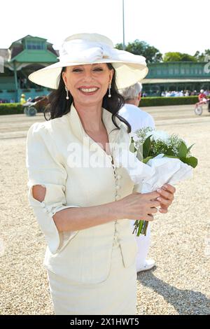 Sonja Klima, Ex-Ehefrau des österreichischen Ex-Bundeskanzlers Viktor Klima und Präsidentin der Ronald McDonald Kinderhilfe, wird neue Leiterin der Spanischen Hofreitschule in Wien. BILD: (DATEIFOTO) Sonja Klima auf Trabkurs in Baden, Österreich, am 29. Juni 2019. - 20130629 PD6699 - Rechteinfo: Rechte verwaltet (RM) Stockfoto