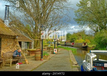 Der Lancaster Canal bei Guys reetgedecktem Hamlet in Garstang bei Preston, Lancashire, England. Stockfoto