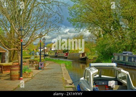 Der Lancaster Canal bei Guys reetgedecktem Hamlet in Garstang bei Preston, Lancashire, England. Stockfoto