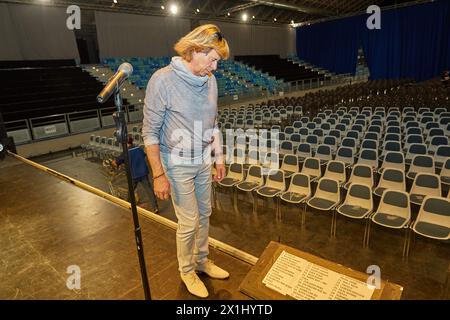 Backstage mit österreichischem Sänger, Schauspieler, Entertainer und ehemaliger Alpinski Hansi (Hans) Hinterseer Vorkonzert in der Arena Nova in Wiener Neustadt, Österreich, am 12. April 2018. - 20180412 PD15562 - Rechteinfo: Rights Managed (RM) Stockfoto