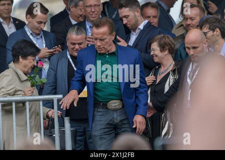 R20 World Summit - Climate Kirtag am Heldenplatz in Wien, Österreich, während R20 Regions of Climate Action Austrian World Summit am 28. Mai 2019. BILD: Arnold SCHWARZENEGGER und Doris SCHMIDAUER - 20190529 PD0420 - Rechteinfo: Rights Managed (RM) Stockfoto