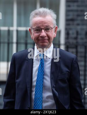 London, England, Großbritannien. April 2024. Minister MICHAEL GOVE hat beim Verlassen der Downing Street 10 gesehen. (Kreditbild: © Thomas Krych/ZUMA Press Wire) NUR REDAKTIONELLE VERWENDUNG! Nicht für kommerzielle ZWECKE! Stockfoto