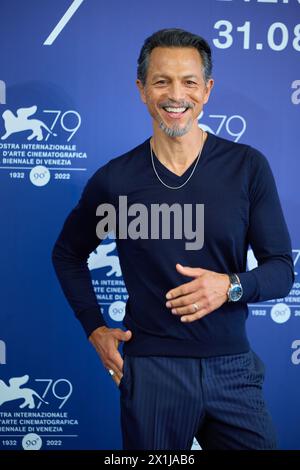 Copyright: Starpix/Alexander TUMA, 79. Venedig Filmfestival in Venedig, Italien, am 6. September 2022. Benjamin Bratt , Photocall zu Dead for a Dollar - 20220906 PD6778 - Rechteinfo: Rights Managed (RM) Stockfoto