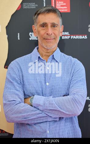 Copyright: Starpix/Alexander TUMA, 79. Venedig Filmfestival in Venedig, Italien, 9. September 2022. Alessandro Camon, Steve BUSCEMI, Phototermin zu ' The Listener ' - 20220909 PD5007 - Rechteinfo: Rights Managed (RM) Stockfoto