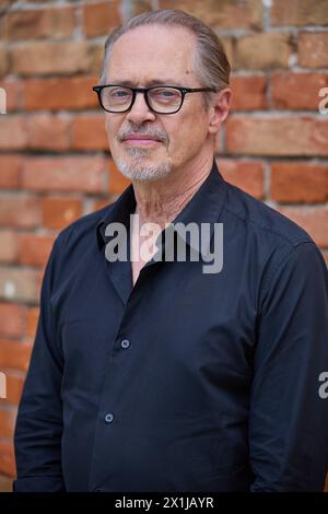 Copyright: Starpix/Alexander TUMA, 79. Venedig Filmfestival in Venedig, Italien, 9. September 2022. Steve BUSCEMI, Phototermin zu ' The Listener ' - 20220909 PD5075 - Rechteinfo: Rights Managed (RM) Stockfoto