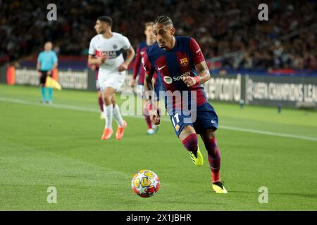 Barcelona, Espagne. April 2024. Raphinha von Barcelona während der UEFA Champions League, Viertelfinale, 2. Leg Fußballspiel zwischen FC Barcelona und Paris Saint-Germain (PSG) am 16. April 2024 in Estadi Olímpic Lluís Companys in Barcelona, Spanien - Foto Jean Catuffe/DPPI Credit: DPPI Media/Alamy Live News Stockfoto