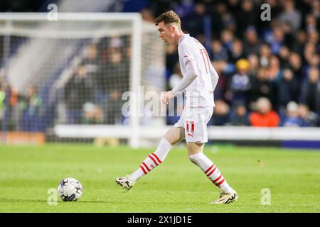 Portsmouth, Großbritannien. April 2024. Barnsley Mittelfeldspieler Conor Grant (11) im Einsatz während des Spiels Portsmouth FC gegen Barnsley FC SKY Bet EFL League 1 in Fratton Park, Portsmouth, Hampshire, England, Großbritannien am 16. April 2024 Credit: Every Second Media/Alamy Live News Stockfoto