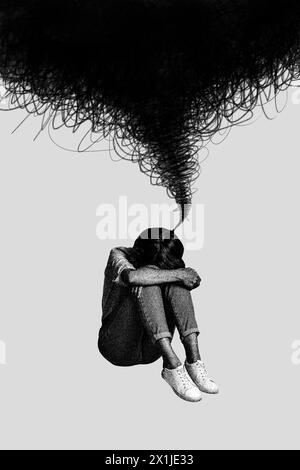 Vertikale Fotocollage von verärgertem Mädchen Umarmung Knie Depression Wirbelsturmgedanken Depression Müdigkeit allein isoliert auf gemaltem Hintergrund Stockfoto