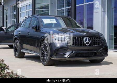 Indianapolis - 14. April 2024: Mercedes Benz AMG GLE 43 SUV Display. Mercedes bietet den AMG GLE 43 mit einem 3,0-l-V6-Biturbo-Motor an. MEIN:2024 Stockfoto
