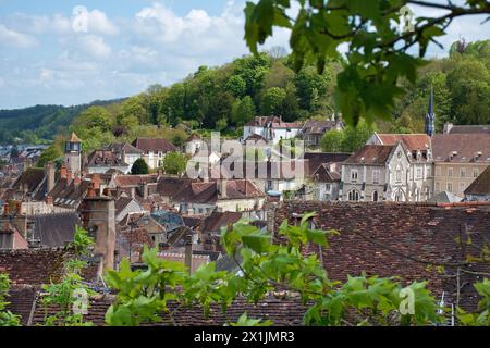 Tonnerre, Bourgogne, Frankreich, Blick auf die Stadt von der Eglise Saint-Pierre Stockfoto