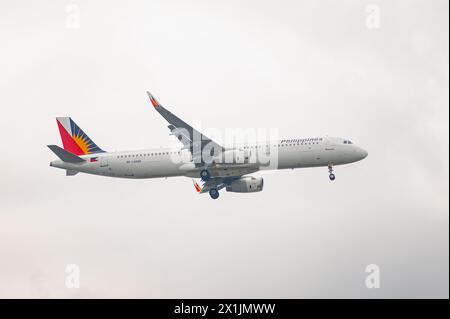 26.07.2023, Singapur, Republik Singapur, Asien - Philippine Airlines (Philippinen) Airbus A321-200 Passagierflugzeuge landen am Flughafen Changi. Stockfoto