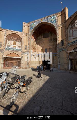 Qeysarie-Tor, das Haupttor zum Großen Basar von Isfahan auf dem Naqsh-e Jahan-Platz. Isfahan, Iran. Stockfoto