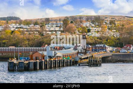Wemyss Bay Fährhafen, von der Caledonian MacBrayne Fähre aus gesehen, als sie den Pier verließ, Wemyss Bay, Firth of Clyde, Inverclyde, Schottland, U Stockfoto
