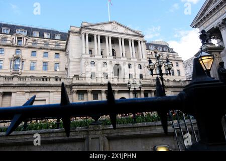 Bank of England, London, UK. April 2024. Die britische Inflation sinkt auf 3,2 %. Quelle: Matthew Chattle/Alamy Live News Stockfoto