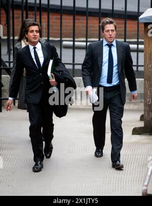 Leveson-Untersuchung über das Presseverhalten am High Court in London 21.11.11 Hugh Grant kommt vor Gericht, um mit seinem Anwalt David Sherborne eine Aussage zu machen PIC von Gavin Rodgers/Pixel 8000 Ltd Stockfoto