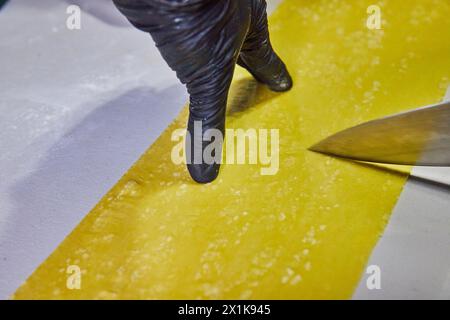 Handgemachte Pasta-Zubereitung, Nahaufnahme Action-Shot Stockfoto