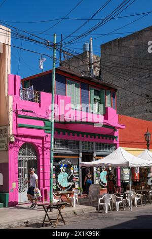 La Boca, Buenos Aires, Argentinien - La Boca, bunt bemalte Häuser im Hafenviertel rund um die El Caminito Gasse. La Boca entstand am en Stockfoto