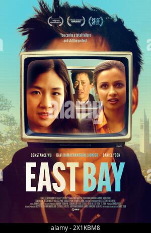 East Bay (2022) unter der Regie von Daniel Yoon mit Constance Wu, Kavi Ramachandran Ladnier und Daniel Yoon in den Hauptrollen. Als Jack 39 Jahre alt wurde und erkannte, dass sein Leben ein Misserfolg ist, wendet er sich an andere: Einen fast berühmten Guru, einen angesehenen Kunstverwalter und zwei Kollegen, die alle Probleme haben. US-Poster mit einem Blatt.***NUR FÜR REDAKTIONELLE ZWECKE*** Guthaben: BFA / Level 33 Entertainment Stockfoto