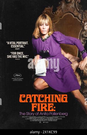 Catch Fire: The Story of Anita Pallenberg (2023) unter der Regie von Alexis Bloom und Svetlana Zill mit Marianne Faithfull, Scarlett Johansson und Kate Moss. Intime Dokumentation über wilden Rock 'n' Roller, Schauspielerin, Muse und Mutter Anita Pallenberg, die in den 1960er und 1970er Jahren bekannt wurde US-Poster mit einem Blatt.***NUR REDAKTIONELLE VERWENDUNG*** Credit: BFA / Magnolia Pictures Stockfoto