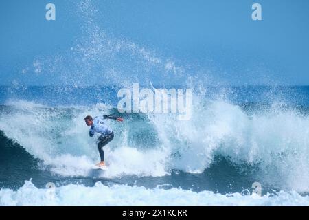 Der australische Profi-Surfer Callum Robson tritt 2024 beim Margaret River Pro Surf Event in Surfer's Point, Prevelly, Western Australia an. Stockfoto