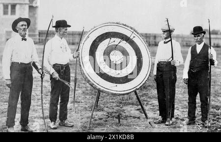 National Bogenschießen Contest Team Wettbewerb bei den Olympischen Spielen 1904. Jessie Tarbox Beals (zugeschrieben) Stockfoto