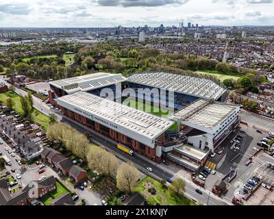 Ein Blick von einer Drohne auf den Villa Park in Birmingham, Heimat des Aston Villa Football Club. Bilddatum: Mittwoch, 17. April 2024. Stockfoto