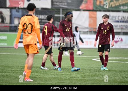 Bilzen, Belgien. April 2024. David Opoku aus Belgien, Bild nach einem Freundschaftsspiel zwischen den belgischen U17-Futures-Nationalmannschaften und den Niederlanden am Mittwoch, den 17. April 2024, in Bilzen, Belgien. Quelle: Sportpix/Alamy Live News Stockfoto