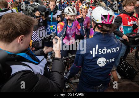 Scheldeprijs, Belgien. Team SD Worx – ProTime Lorena Wiebes feiert ihren vierten Sieg bei Scheldeprijs Terneuzen gegen Schoten am 3. April 2024 Credit Stockfoto