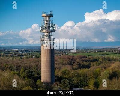 Luftbild des BT Communication Tower im Heaton Park, Greater Manchester Stockfoto